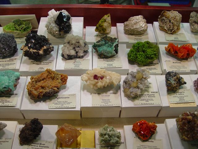 Well Arranged Molecules mineral display